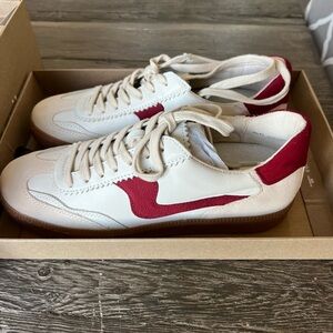 Dolce Vita Notice Leather Sneakers NEW IN BOX